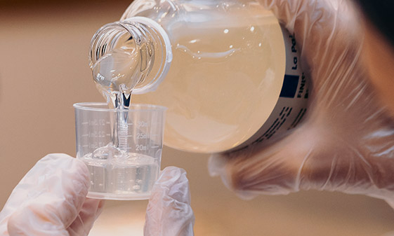 Pegamento aislante epoxi